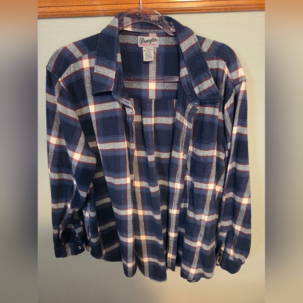 Wrangler Women's Blue and White Checkered Flannel Shirt
